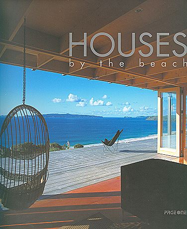книга Houses by the Beach, автор: Chueca Pilar